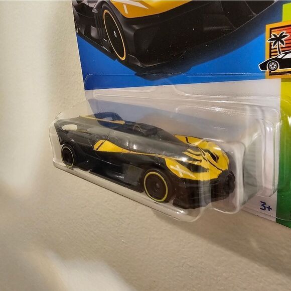 HotWheels Yellow Bugatti Bolide HW Exotics - Picture 3 of 7